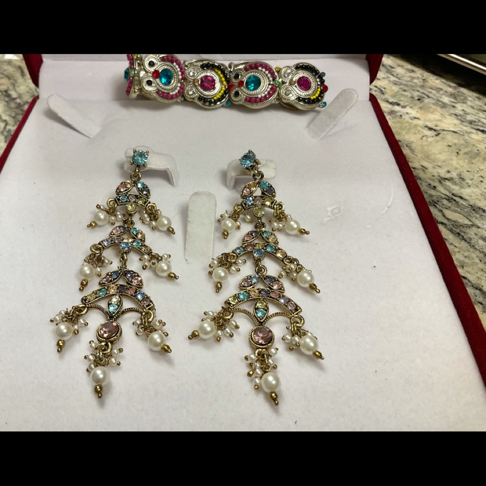 Multi colored earrings & bracelet set